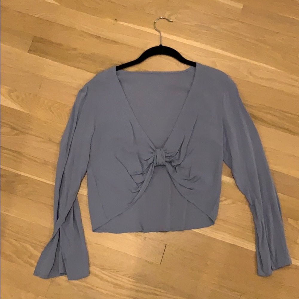 Knotted front long sleeve
